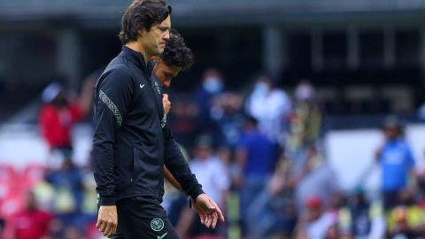 La afición del América pide la salida de Santiago Solari.