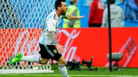 Lionel Messi celebrando una anotación con la Selección de Argentina.