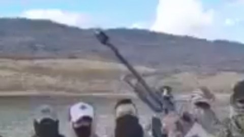 El CJNG acusa en video a célula del Cártel de Sinaloa de ser aliada del Cártel del Noreste.