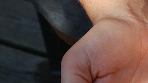 Los ciudadanos se unen para ayudar a un buen hombre.