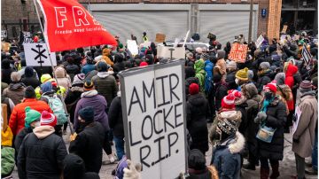 Cientos de personas indignadas por la muerte de Amir Locke