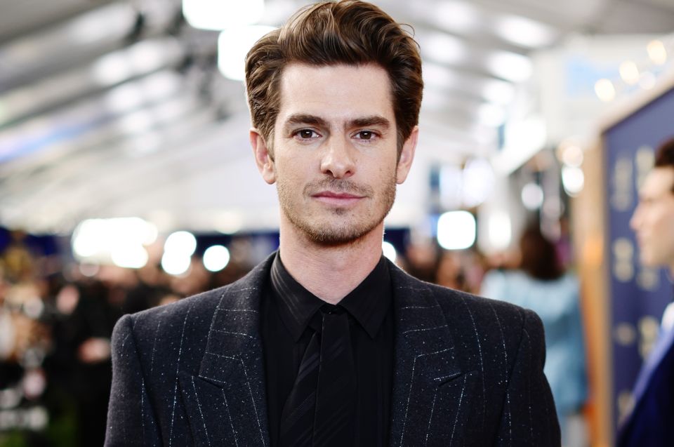 Andrew Garfield is captured on the beaches of Puerto Vallarta and shakes the networks