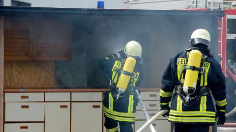 Los bomberos estaban en un bar cuando fueron requeridos