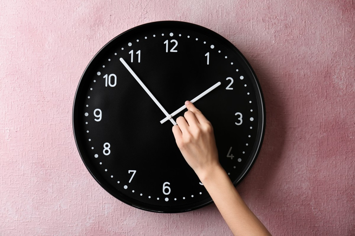 Qué día se atrasarán los relojes para el horario de verano en 2025