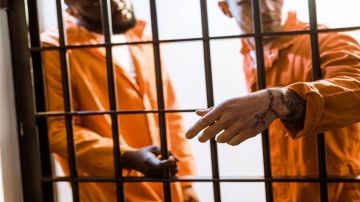 Una cárcel en Florida cobrará $5 diarios a sus presos por comida, lavandería y manutención