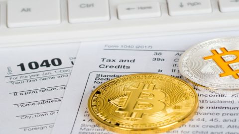 Impuestos 2021: cómo reportar las inversiones en criptomonedas en la declaración al IRS