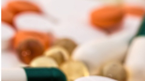 El hombre tenía miles de dólares en drogas