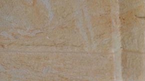 El hombre rompió una ventana y pagó por los daños