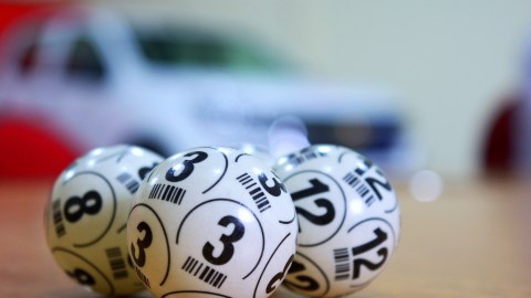 Estadísticas revelan qué signos del horóscopo chino ganan más la lotería.