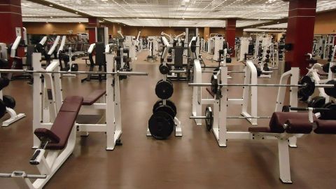 Esta estación puede sustituir a un gran número de aparatos en un gimnasio común.
