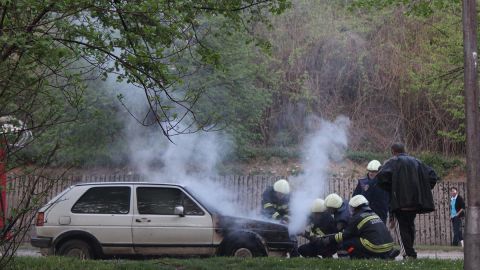 Las autoridades encontraron el vehículo en llamas