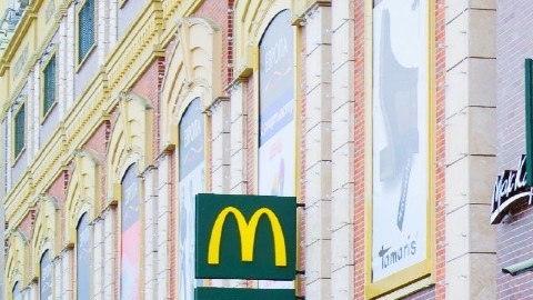 Por qué la invasión rusa en Ucrania es una mala noticia para McDonald's, KFC y Starbucks