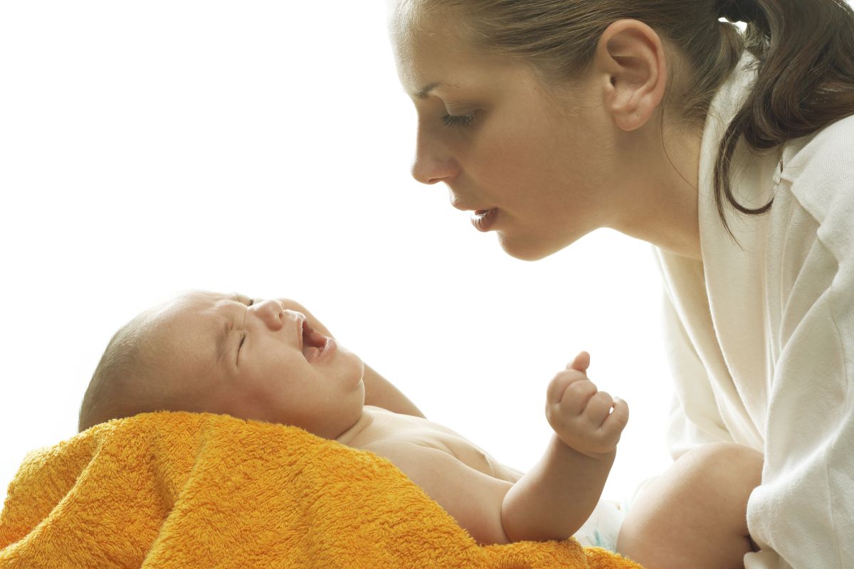 Los cólicos en los bebés pueden ser causados por gases o estreñimiento 