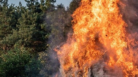 El día que lo detuvieron estaba incendiando un bote de basura