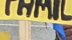 Liderando el grupo de niños estaba Jersey Vargas (micrófono), la adolescente que en el 2014 levantó la voz por los inmigrantes indocumentados en el Vaticano.