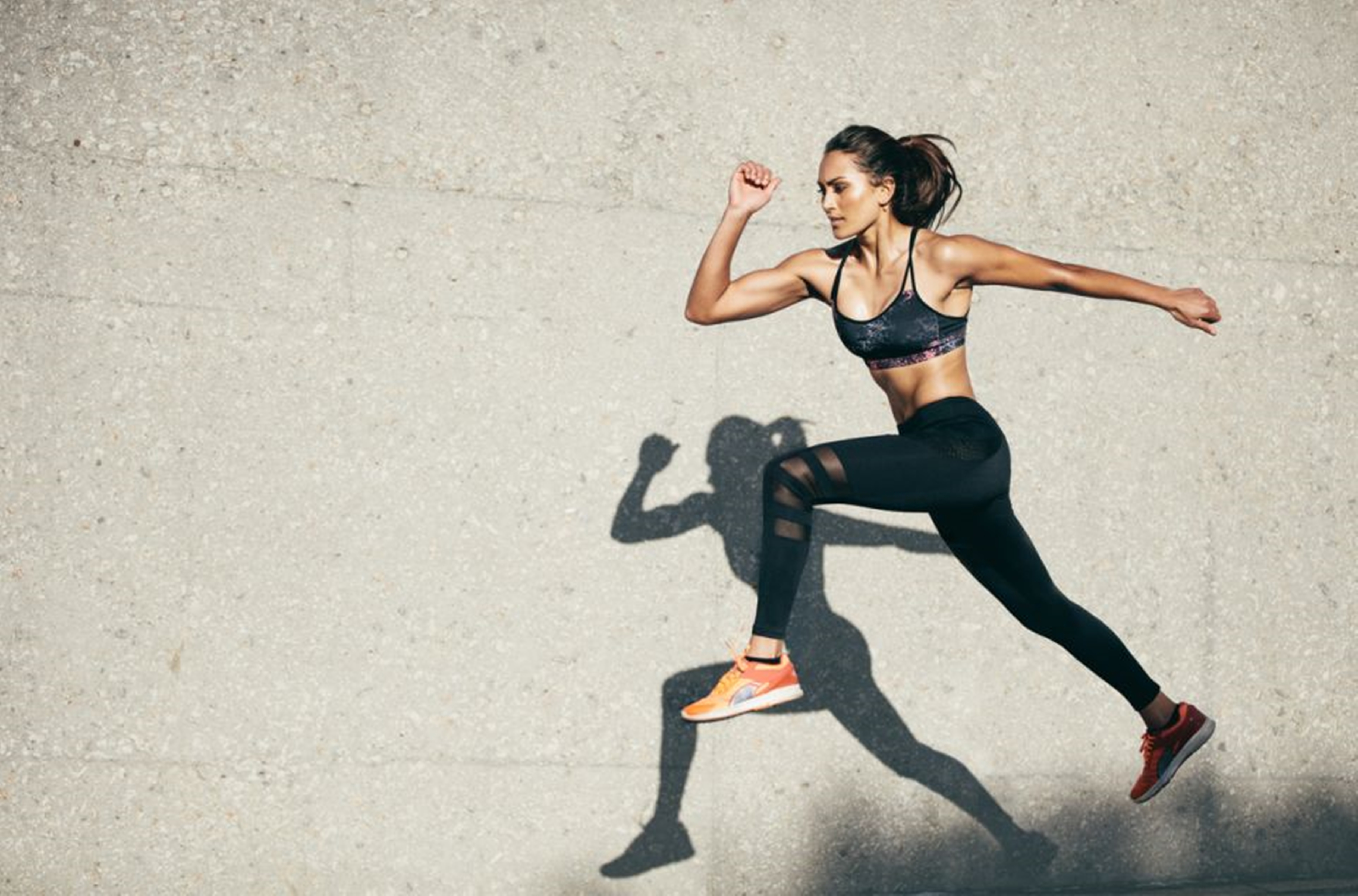 Ropa deportiva cómoda y barata de mujer para entrenar a diario - La Opinión
