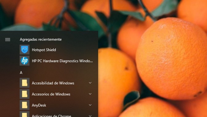Captura de pantalla del escritorio de Windows mostrando las opciones del menú de inicio.