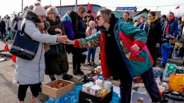 Rusia invade Ucrania: las numerosas muestras de solidaridad para acoger a los miles de ucranianos que huyen