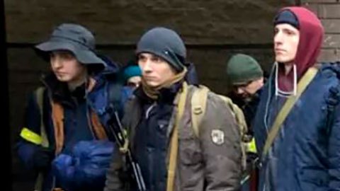 Rusia y Ucrania | Los adolescentes que luchan en la guerra con solo tres días de entrenamiento