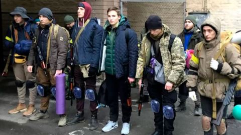 Rusia y Ucrania | Los adolescentes que luchan en la guerra con solo tres días de entrenamiento