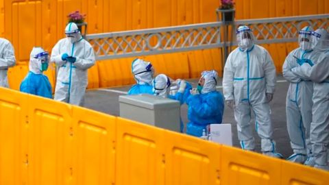 Covid-19: China ordena el confinamiento de la megaurbe de Shanghái por el aumento de casos