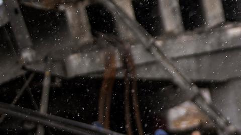 Rescate tras bombardeo cerca de Kiev