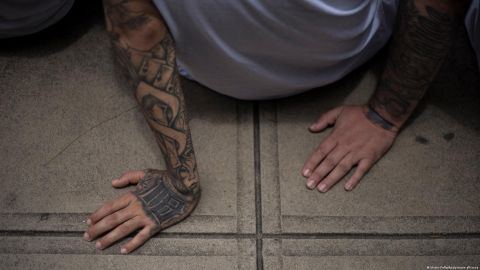 El Salvador quintuplica penas de cárcel por pertenecer a pandillas