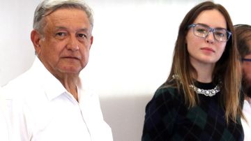 Andrés Manuel López Obrador y Belinda.