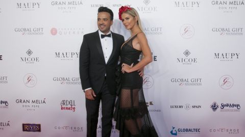 Luis Fonsi y Águeda López en un evento de Global Gift.