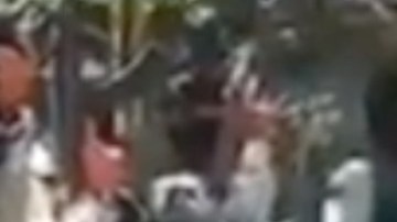 CJNG anuncia caza de narcos rivales y militares en Michoacán, México.