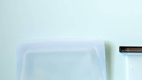 CR-AG-InlineHero-OTL-Silicone-Food-Storage-Bags-02-22