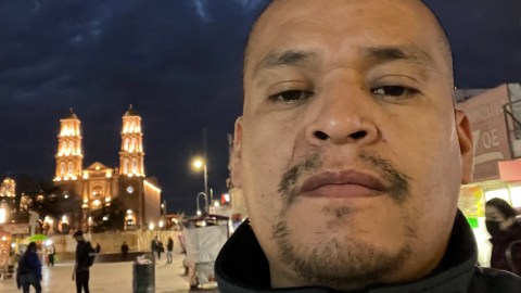 José Piña reconoce que su error fue acudir a un consultor de migración en lugar de a un abogado de migración. (Cortesía)