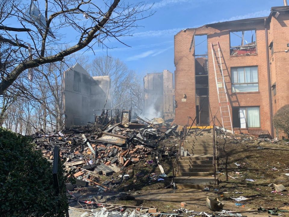 Varias de personas podrían estar desaparecidas por incendio y derrumbe