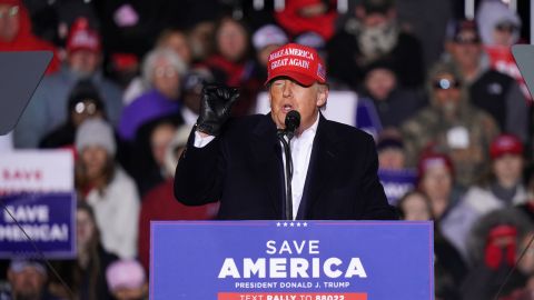 Donald Trump demanda a Hillary Clinton y sus aliados por $72 millones de dólares por falsas afirmaciones sobre Rusia
