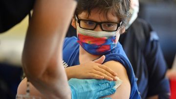 Florida desafía a los CDC y se convertirá en el primer estado en recomendar no vacunar a niños sanos contra Covid