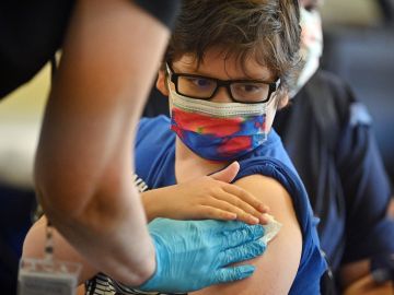 Florida desafía a los CDC y se convertirá en el primer estado en recomendar no vacunar a niños sanos contra Covid