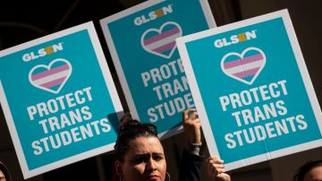 El gobierno federal dijo que protegerá a los jóvenes trans y de género diverso en Texas.