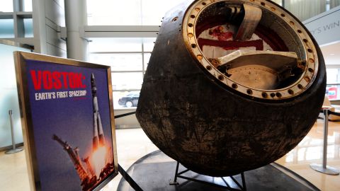 La cápsula espacial soviética Vostok ZKA-2 transportó al espacio en 1961 a un maniquí que representaba a un cosmonauta y a un perro vivo.