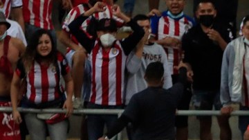 Chivas y Atlas en el último clásico realizado en el Estadio Akron.