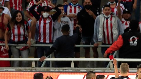 Chivas y Atlas en el último clásico realizado en el Estadio Akron.