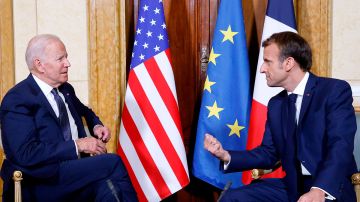 Emmanuel Macron se desmarca de Joe Biden quien llamó “carnicero” a Vladimir Putin