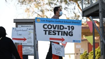 Sitio de pruebas y vacunas COVID en Los Ángeles