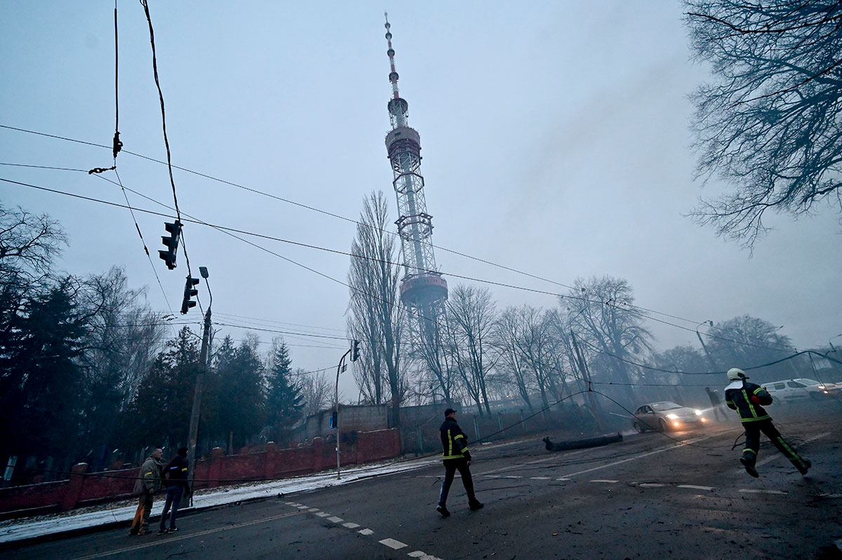 Rusia ataca torre de televisión en Kiev.