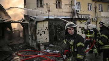 Rusia bombardea Kiev