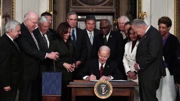 Biden firmó ley de presupuesto federal