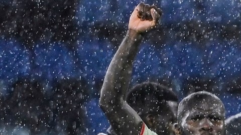 Jugadores del Milan celebran la victoria contra el Cagliari.