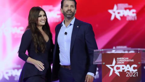 Donal Trump Jr. Kimberly Guilfoyle Capitolio