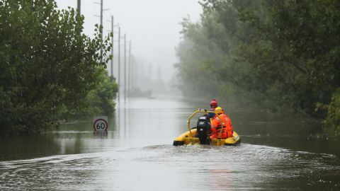 En Australia ordenan evacuar a unas 40,000 personas por las peores inundaciones en décadas