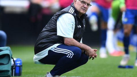 Marcelo 'El Loco' Bielsa se encuentra sin trabajo tras ser despedido del Leeds United de Inglaterra.