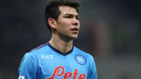 El mediocampista mexicano Hirving 'Chucky' Lozano con el Napoli.